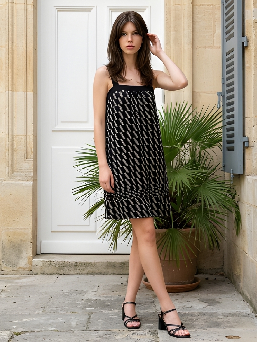 Mauve By Anthropologie  Black and White Halter Midi Linen Dress Size 10